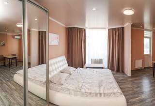 Апартаменты Cozy apartment in a new building close to the downtown Киев Улучшенные апартаменты-17