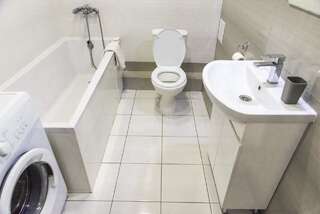 Апартаменты Cozy apartment in a new building close to the downtown Киев Улучшенные апартаменты-19