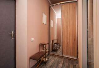 Апартаменты Cozy apartment in a new building close to the downtown Киев Улучшенные апартаменты-33