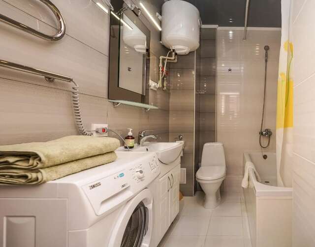 Апартаменты Cozy apartment in a new building close to the downtown Киев-33