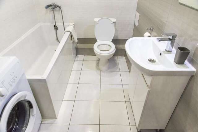 Апартаменты Cozy apartment in a new building close to the downtown Киев-42